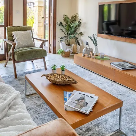 아파트 Zc02 Adjacent To Aphrodite Hills- Communal Pool, Garden