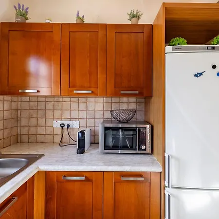 דירה Zc02 Adjacent To Aphrodite Hills- Communal Pool, Garden *