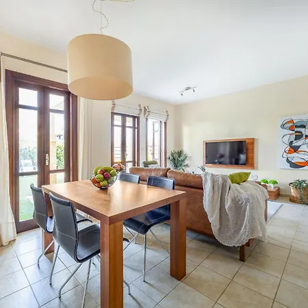 Zc02 Adjacent To Aphrodite Hills- Communal Pool, Garden Kouklia