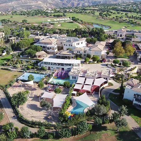 Zc02 Adjacent To Aphrodite Hills- Communal Pool, Garden Διαμέρισμα *